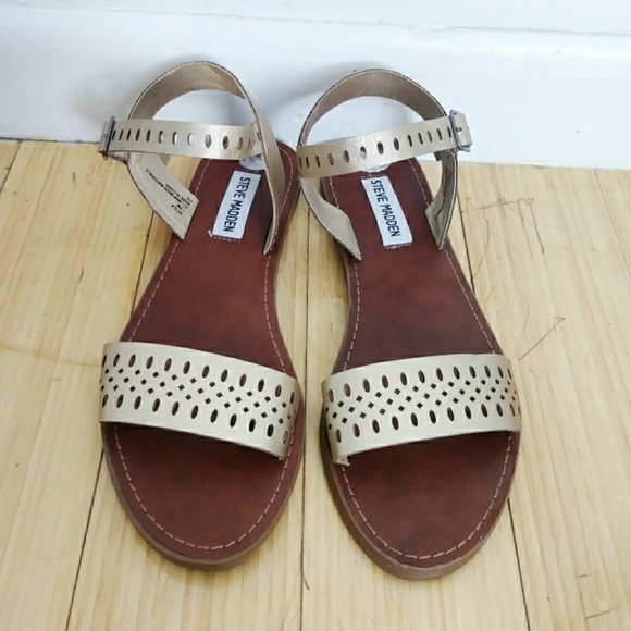 Steve Madden Shoes - Steve Madden Gold Sandals size 7.5